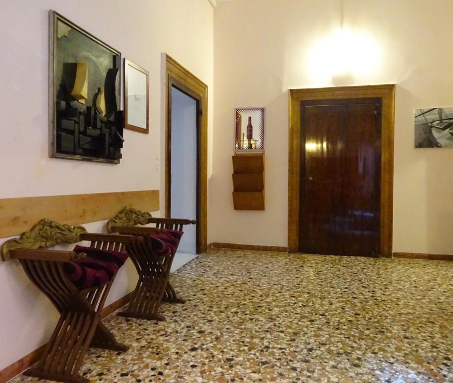 Youth Venice Palace Exterior foto