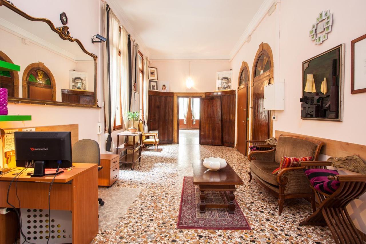 Youth Venice Palace Exterior foto
